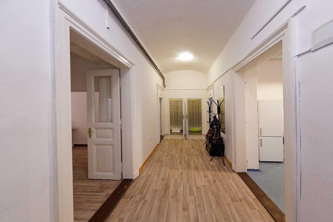 At I.p.pavlova Apartament
